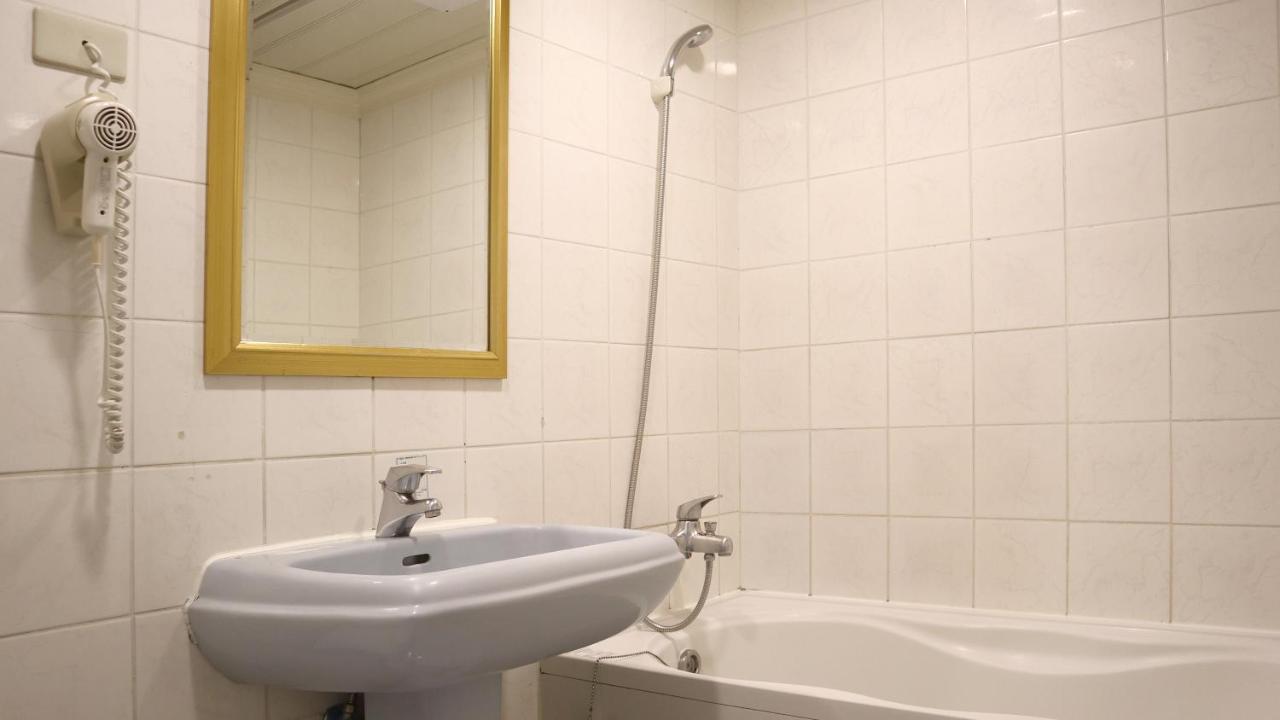 Ho Fong Business Stay Fengyuan Exterior photo