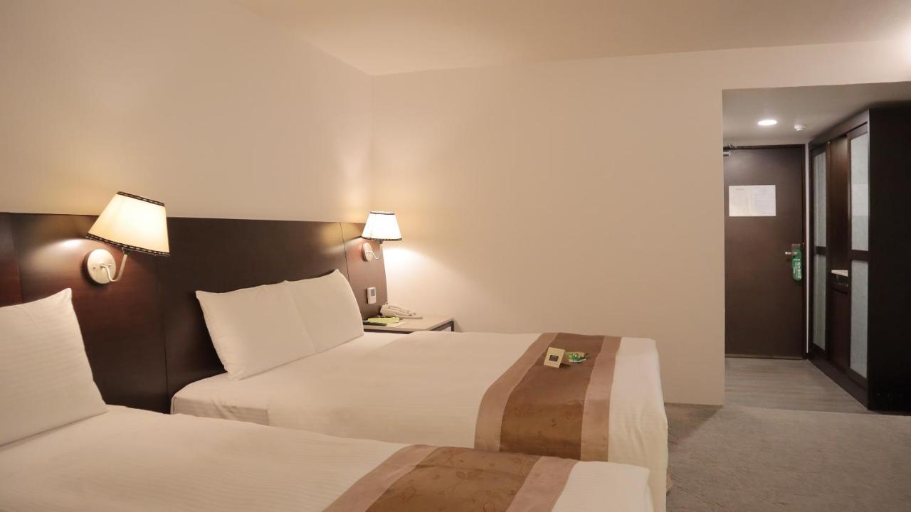 Ho Fong Business Stay Fengyuan Exterior photo
