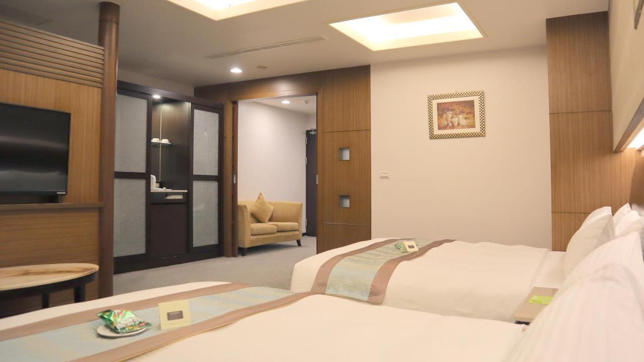 Ho Fong Business Stay Fengyuan Exterior photo